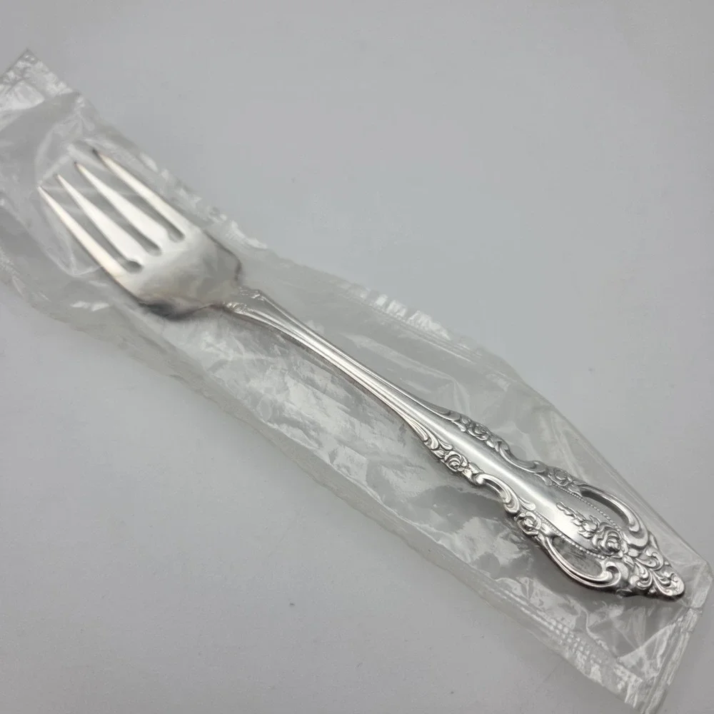 Set Of 4 Oneida Community Brahms Silver Plated Salad Forks    BRAND NEW